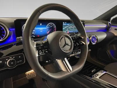 Mercedes A 200 1.3 hatchback AMG NIGHT EDITION (2025) - Foto 8