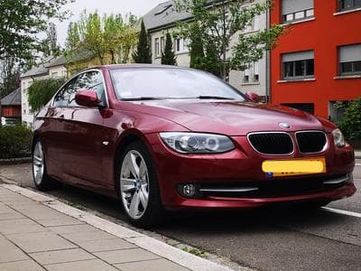 BMW 330 D (2011) - Photo 1