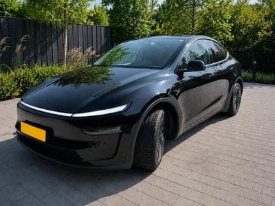 Tesla Model Y Hinterradantrieb (RWD), Premium Black (2025) - Foto 1