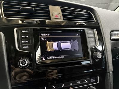 VW Golf 2.0 TDI Highline *ACC* Caméra* Sièges Chauff* Cuir* (2015) - Foto 14