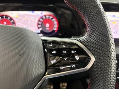 VW Golf GTI Clubsport 2.0 TSI 300 CV DSG7 *PANO*MATRIX* *CAM* (2023) - Photo 11