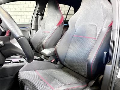 VW Golf GTI Clubsport 2.0 TSI 300 CV DSG7 *PANO*MATRIX* *CAM* (2023) - Foto 7