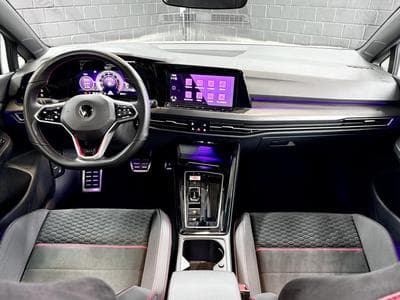 VW Golf GTI Clubsport 2.0 TSI 300 CV DSG7 *PANO*MATRIX* *CAM* (2023) - Foto 9