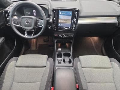 Volvo XC40 B3 Core / Essence (2024) - Photo 3