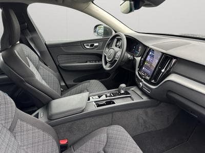 Volvo XC60 B4 Core / Diesel (2023) - Photo 15