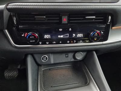 Nissan Qashqai -38% 1.3 DIG-T 158cv BVA +GPS+CAM360+Options (2025) - Photo 12