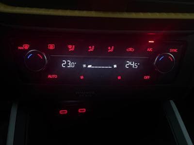 Seat Arona -26% 1.0 TSI 115cv+MIRRORLINK+RADAR+LED+Options (2025) - Photo 12