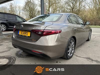 Alfa-Romeo Giulia 2.0 Super 200cv AT8 (2017) - Foto 4