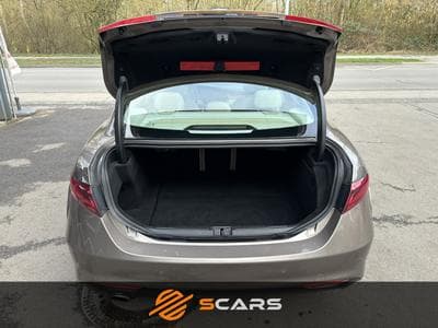 Alfa-Romeo Giulia 2.0 Super 200cv AT8 (2017) - Foto 7