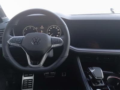 VW Touareg R-Line (2025) - Photo 12