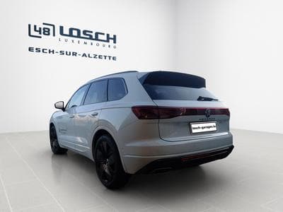 VW Touareg R-Line (2025) - Photo 4