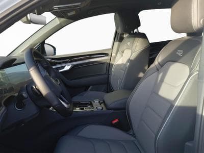 VW Touareg R-Line (2025) - Photo 9