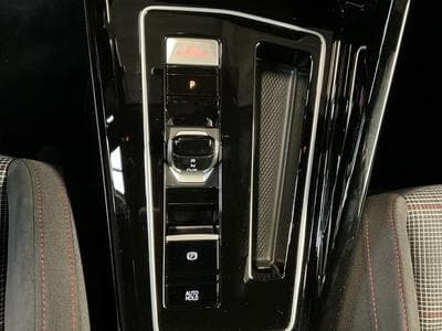 VW Golf GTI+DSG+LED+LM19+P.Tech (2025) - Photo 12