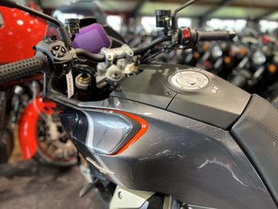 Moto Guzzi V100 S MANDELLO GRIGIO AVANGUARDIA (2024) - Foto 5