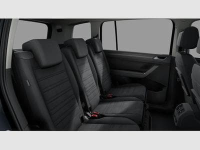 VW Touran Highline R-Line 2.0 TDI 7-Gang DSG (2025) - Photo 11