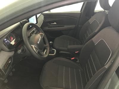 Dacia Sandero Stepway 1.0 TCe Expression CVT (2024) - Foto 6