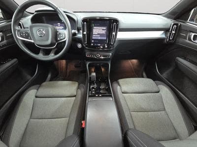 Volvo XC40 B3 Plus Dark / Essence (2025) - Photo 3