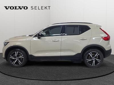 Volvo XC40 B3 Plus Dark / Essence (2025) - Photo 4