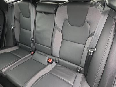 Volvo XC60 B5 Black Edition Plus / Essence (2025) - Photo 13