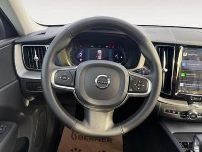 Volvo XC60 B4 Core / Diesel (2023) - Foto 12