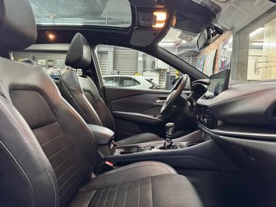 Nissan Qashqai Qashqai 1.4 140cv ToitP/Navig/ClimaA/Cam360/ALU17 (2023) - Foto 8