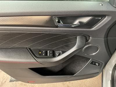 Skoda Kodiaq RS+DSG+4x4+Pano+AHK+Stand-H. (2023) - Photo 14