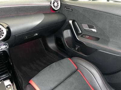 Mercedes A 35 AMG 2.0 4 Matic Aeropaket Burmester (2019) - Photo 9