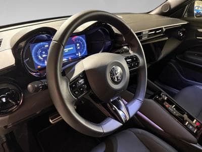 Alfa-Romeo Junior 1.2 Ibrida (2025) - Photo 8