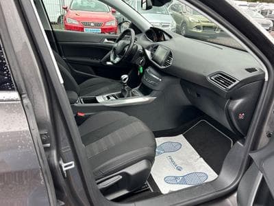 Peugeot 308 308 SW Allure 2.0 HDi *Navi*LED-Scheinwerfer*Eu6 (2016) - Photo 9