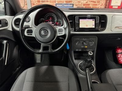 VW Beetle Beetle 2.0 TDi 110cv Navig/ClimaA/Park/jALU16/BT (2015) - Foto 4