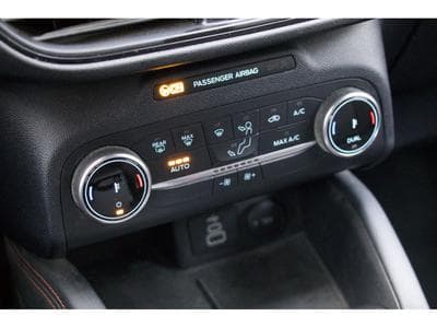 Ford Kuga 2.5 Duratec PHEV ST-Line (2024) - Foto 13