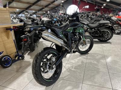 KL Motorcycle KXE Motard 125 SM ABS (2026) - Photo 3