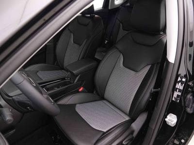 Jeep Compass 1.5 T4 e-Hybrid 131 DCT Altitude (2025) - Foto 8