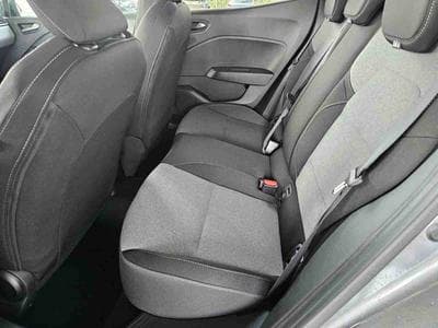 Renault Clio 1.0 TCE EDC 90 Evolution (2025) - Foto 8