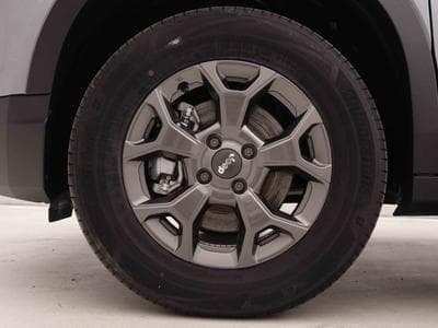 Jeep Avenger 1.2 MHEV DCT Longitide (2025) - Foto 4