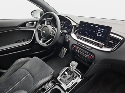 Kia XCeed 1.6 T-GDI DCT 140 GT-LINE (2026) - Photo 13