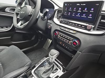 Kia XCeed 1.6 T-GDI DCT 180 GT-LINE (2026) - Foto 15