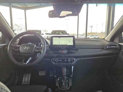 Hyundai i30 1.5 T-GDI mHEV  DCT 140 N-Line (2025) - Foto 6