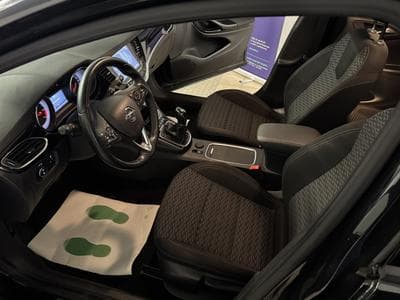 Opel Astra 1.6 Diesel 136Ch Navi-Camera-AngleMort-Xenon (2015) - Photo 9