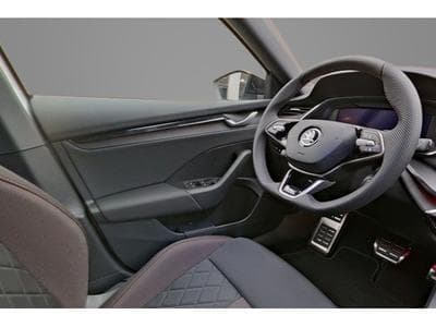 Skoda Octavia 2.0 TSi DSG 265 RS (2025) - Photo 9