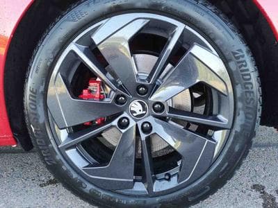 Skoda Octavia 2.0 TSi DSG 265 RS (2025) - Photo 4