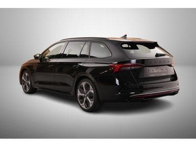 Skoda Octavia 2.0 TSi DSG 265 RS (2025) - Photo 4