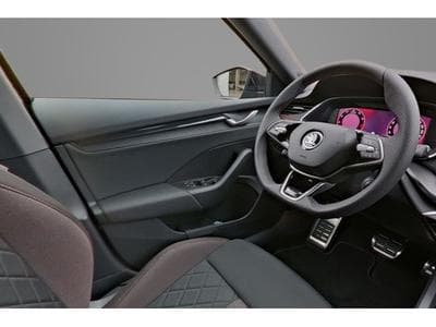 Skoda Octavia 2.0 TSi DSG 265 RS (2025) - Photo 8