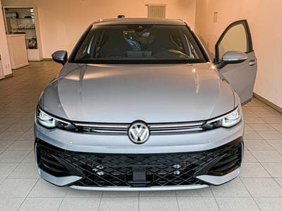 VW Golf VIII R Line 1.5 eTSI GPF (2025) - Foto 1