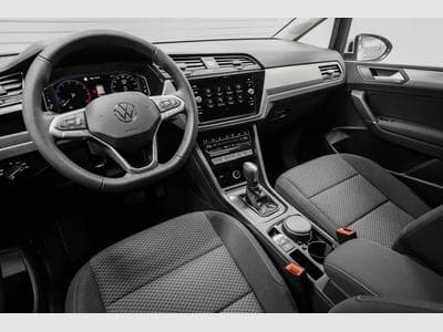 VW Touran 1,5 TSI DSG (2026) - Photo 7