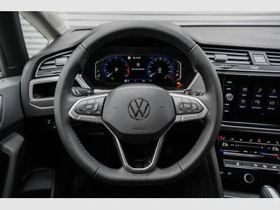 VW Touran 1,5 TSI DSG (2026) - Photo 9