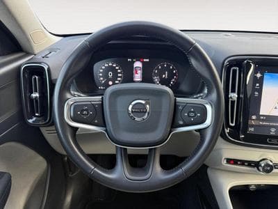 Volvo XC40 & Recharge Momentum (2020) - Photo 12