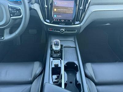 Volvo V60 B4 AWD Ultimate Bright / Diesel (2023) - Photo 11