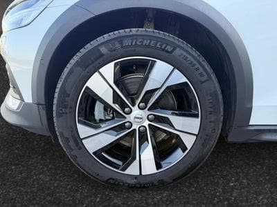 Volvo V60 B4 AWD Ultimate Dark / Diesel (2023) - Photo 14