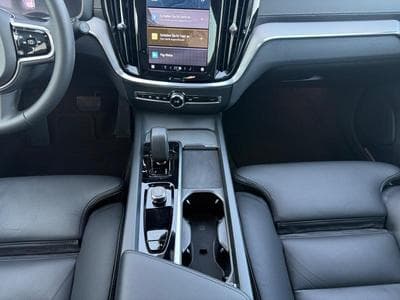 Volvo V60 B4 AWD Ultimate Dark / Diesel (2023) - Photo 11